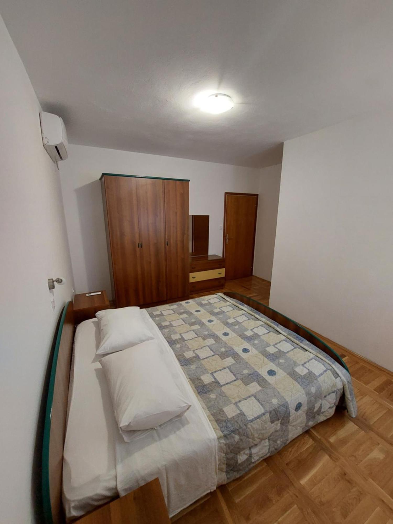 Apartments Mlacovic Rab Town Cameră foto