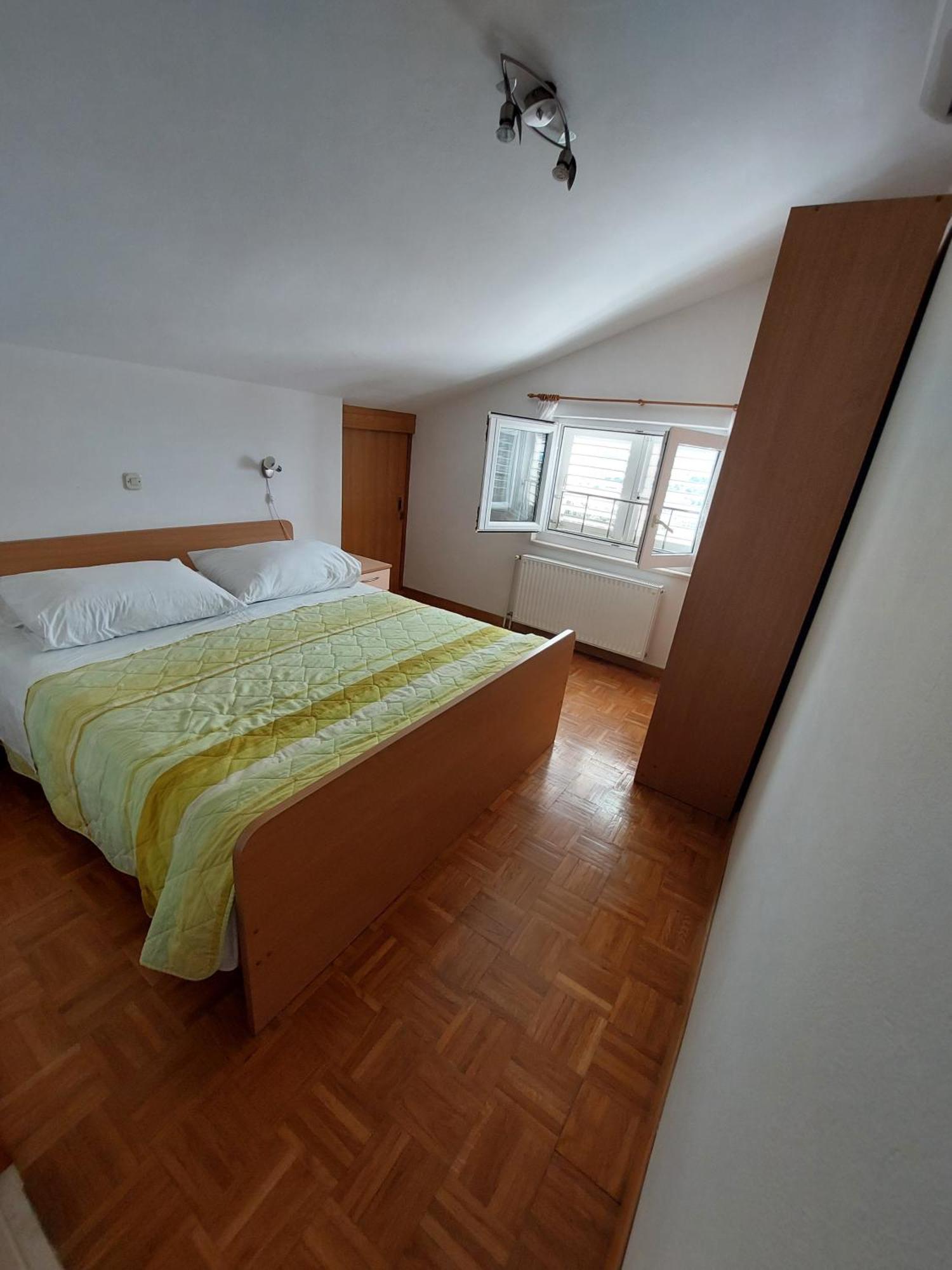 Apartments Mlacovic Rab Town Exterior foto